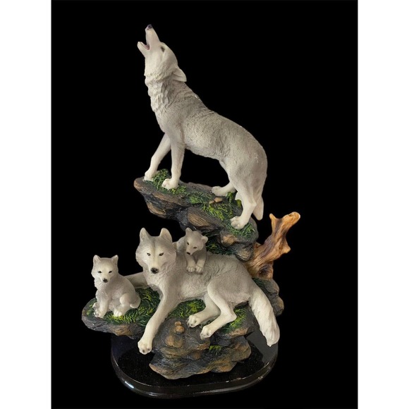 DWK World Of Wonders Wolf Pack & Cubs Figurine Statue On Wooden Base. - Picture 1 of 5